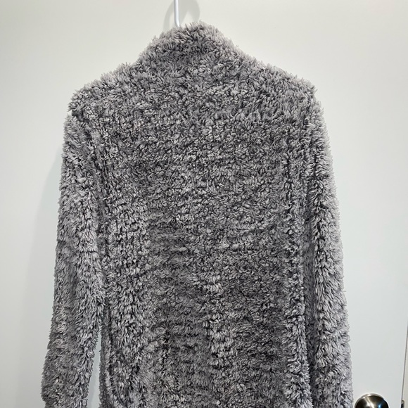 Sherpa Pullover - Picture 2 of 2